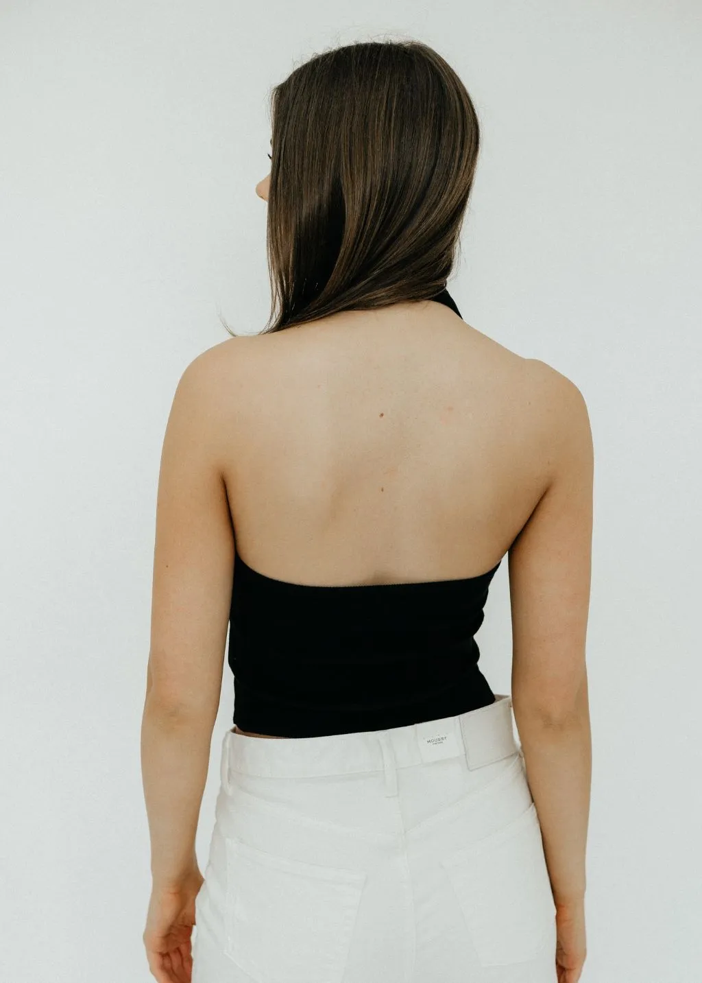 Éterne Halter Top in Black