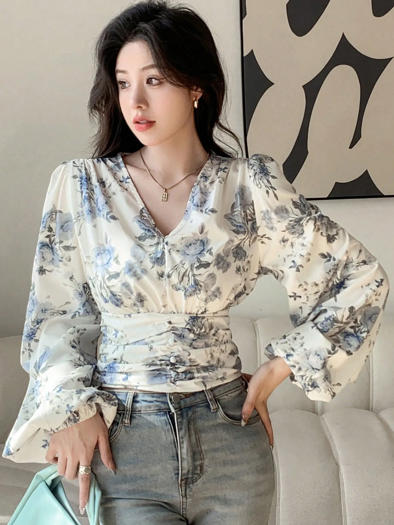 Women's Floral Print V-Neck Short Puff Sleeve Cropped Shirt With Waist-Cinching
