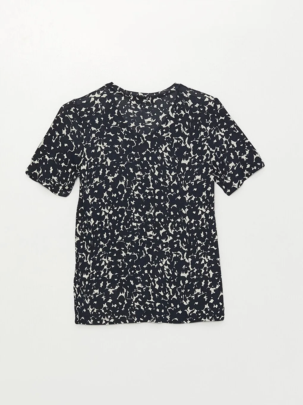 Women's V-Neck Patterned Short Sleeve T-Shirt